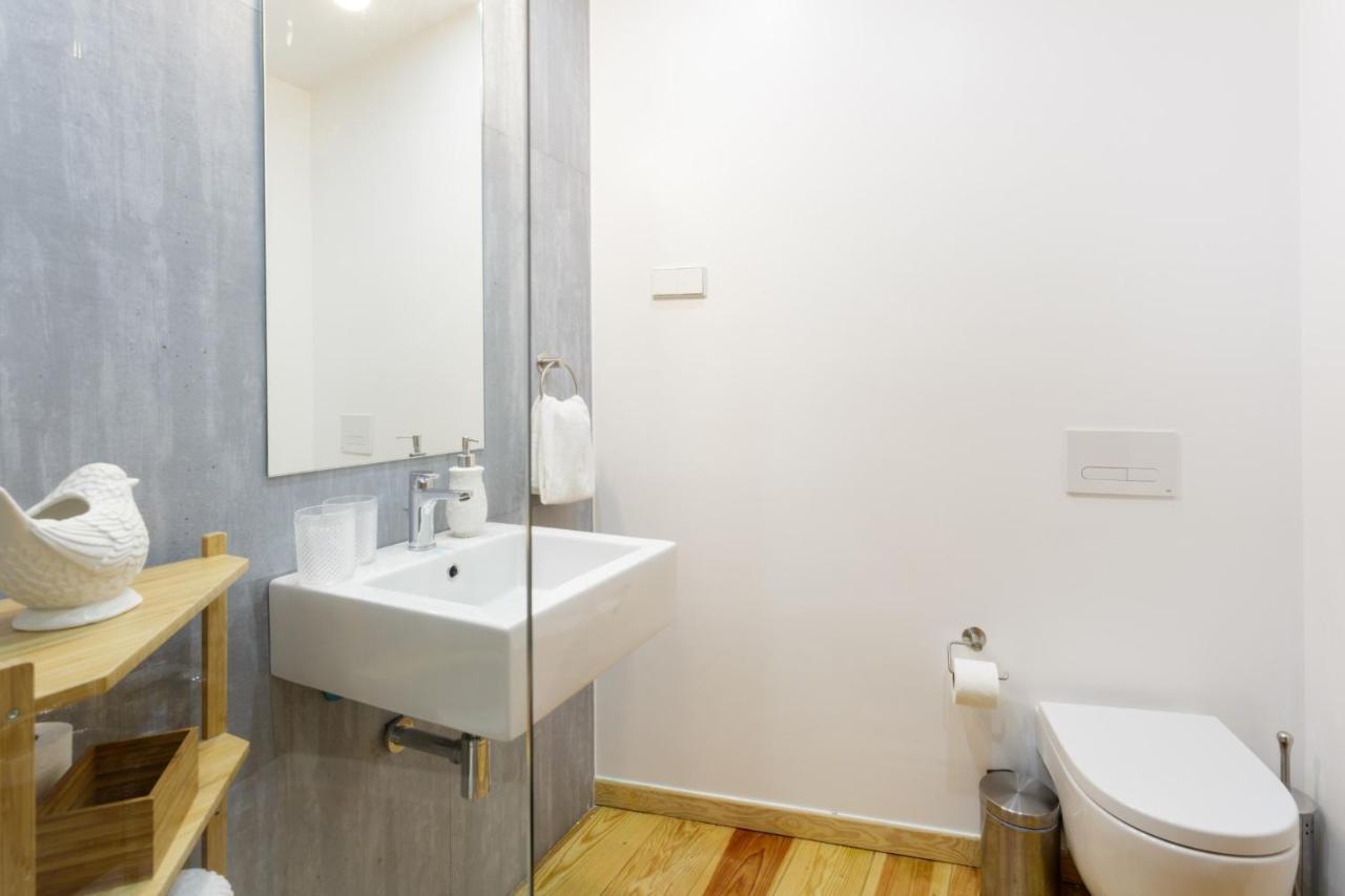 Amazing Rooftop Terrace With River And Historic City View 4 Bedrooms 4 Bathrooms Ac 19Th Century Building Chiado Lisboa Εξωτερικό φωτογραφία